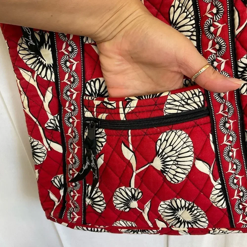 Vera Bradley Deco Daisy Hipster Boho Quilted Crossbody Shoulder Bag Red